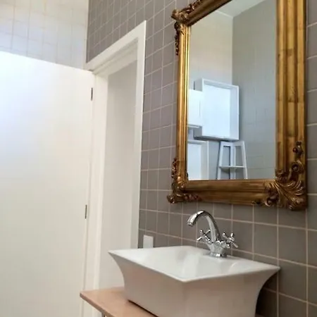 Otilia Apartment *